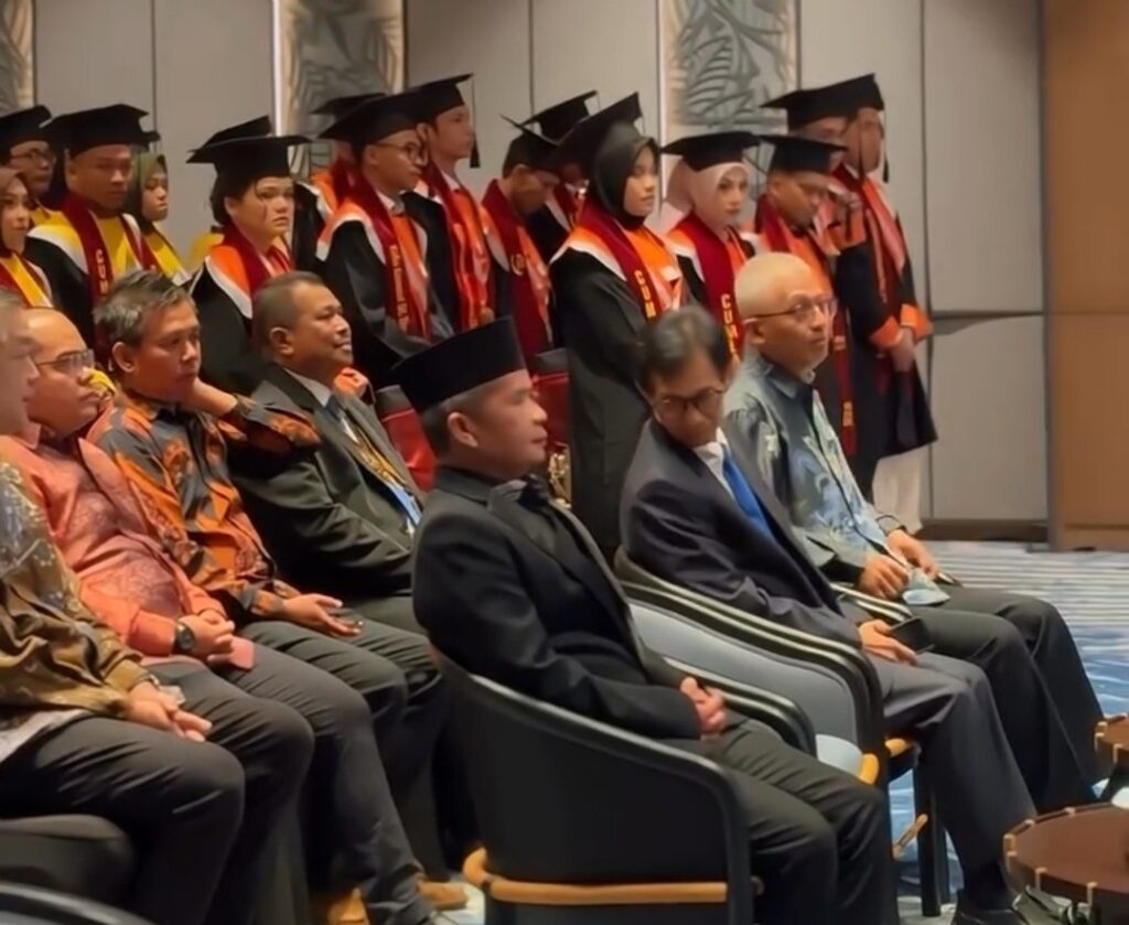 Hadiri Wisuda ke-5 Politeknik Sinarmas, Sumadi Dorong Lulusan Berkontribusi untuk Berau