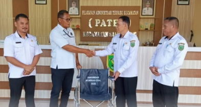 PT Berau Coal Serahkan Bantuan Kursi Roda untuk Dukung Pelayanan Publik di Sambaliung