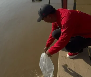 HUT ke-79 Megawati, DPC PDI-P Berau Tebar 7.900 Benih Ikan