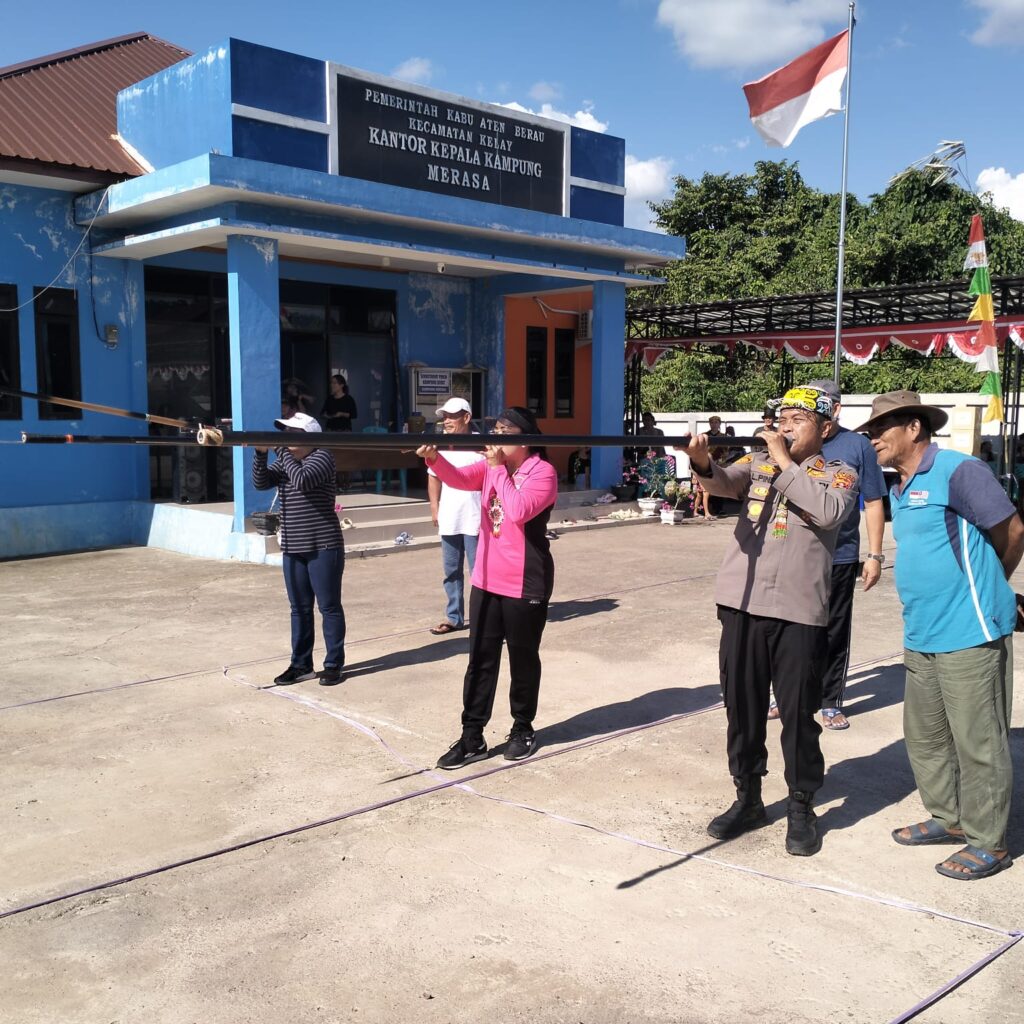 Polsek Kelay Semarakkan Hari Bhayangkara ke-80 dengan Lomba Menyumpit, Budaya Lokal Jadi Perekat Kebersamaan